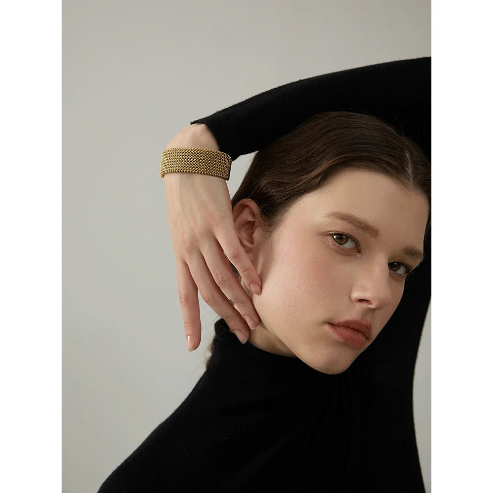 Bracciale rigido largo con texture – Acciaio inossidabile impermeabile