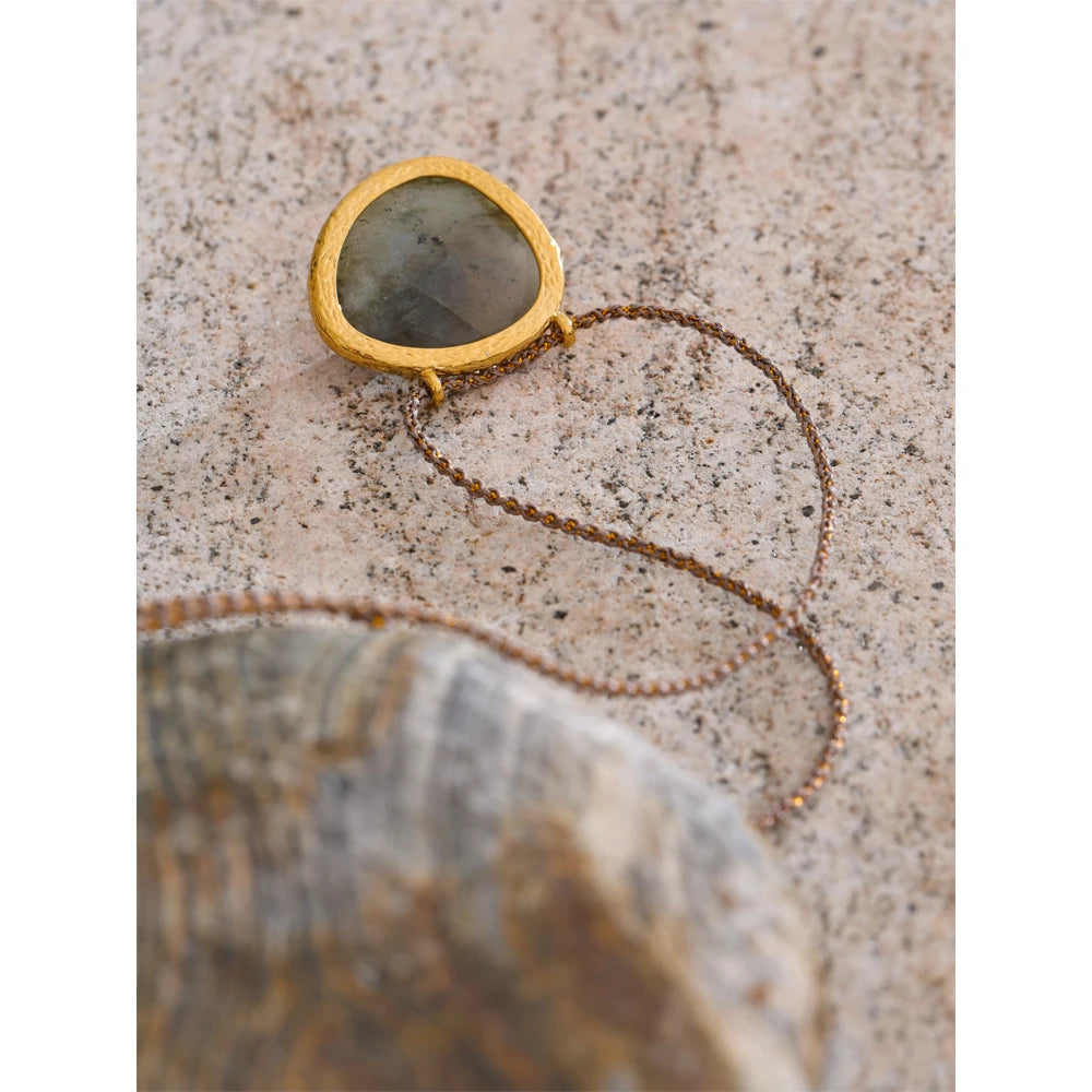 Collana Ovale in Agata Naturale Spettrolite – Ciondolo in Acciaio Inossidabile Dorato Elegante