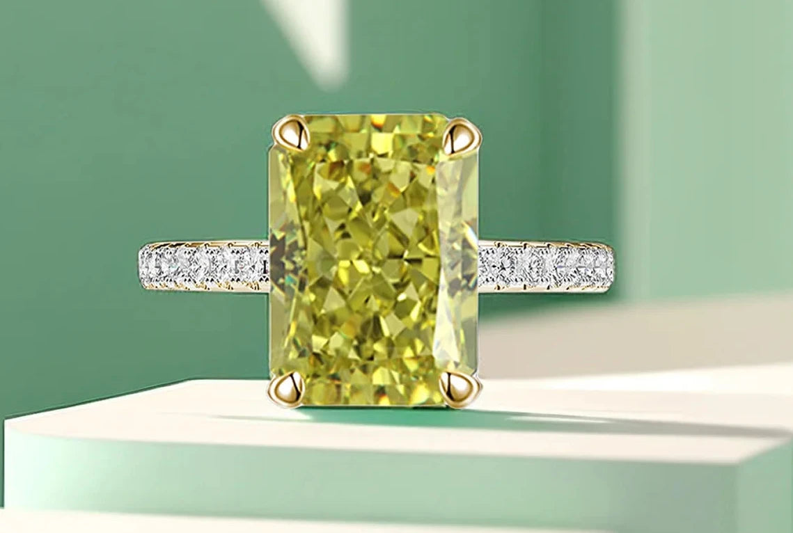 Anello “Crystal Shine” in Argento S925 – Taglio Ghiaccio Premium