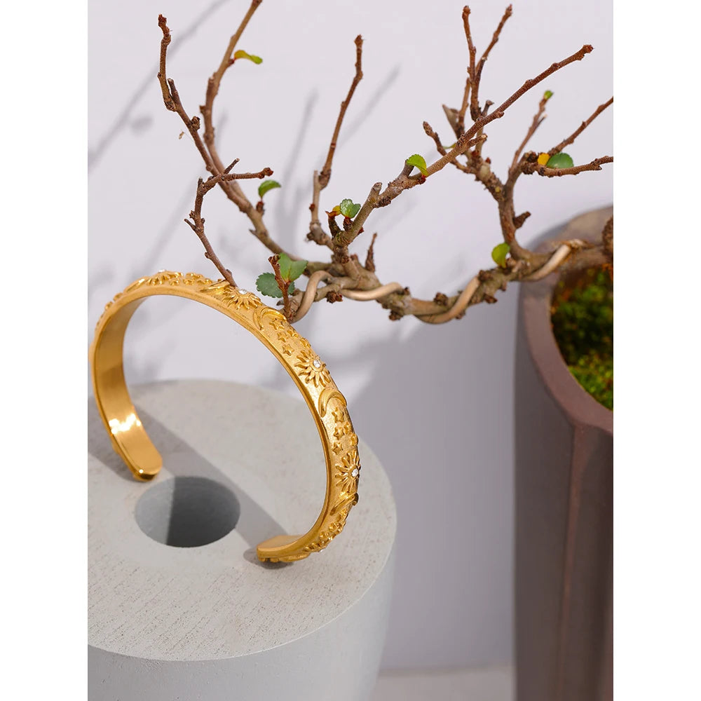 Bracciale rigido dorato con incisioni lunari in acciaio inossidabile