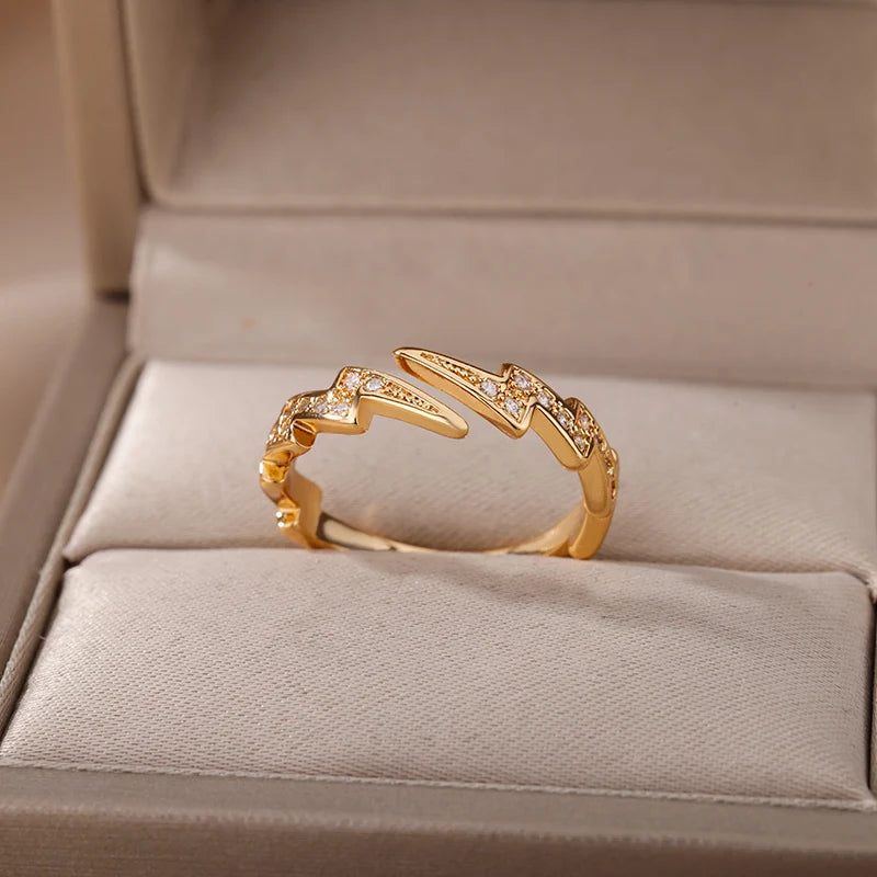 Anello Fulmine Dorato – Energia Minimal