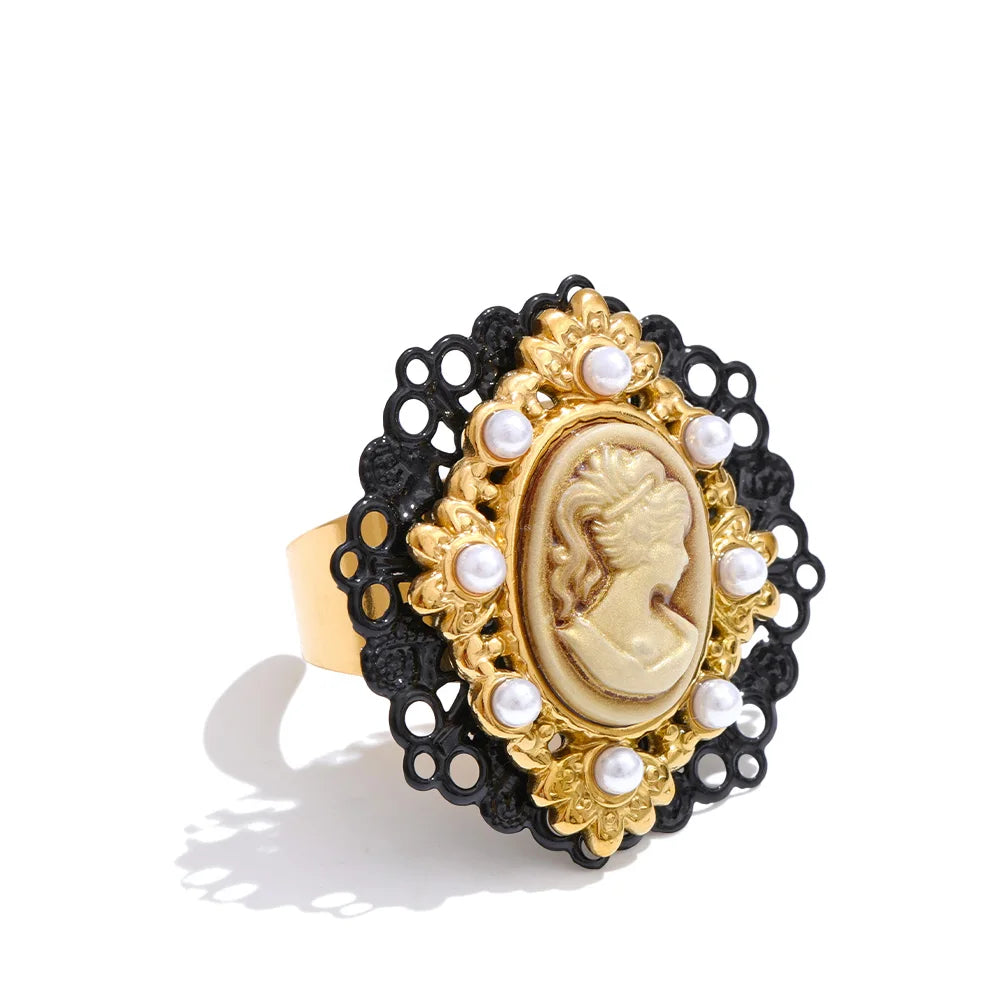 Anello “Noble Frame” – Ritratto Scolpito