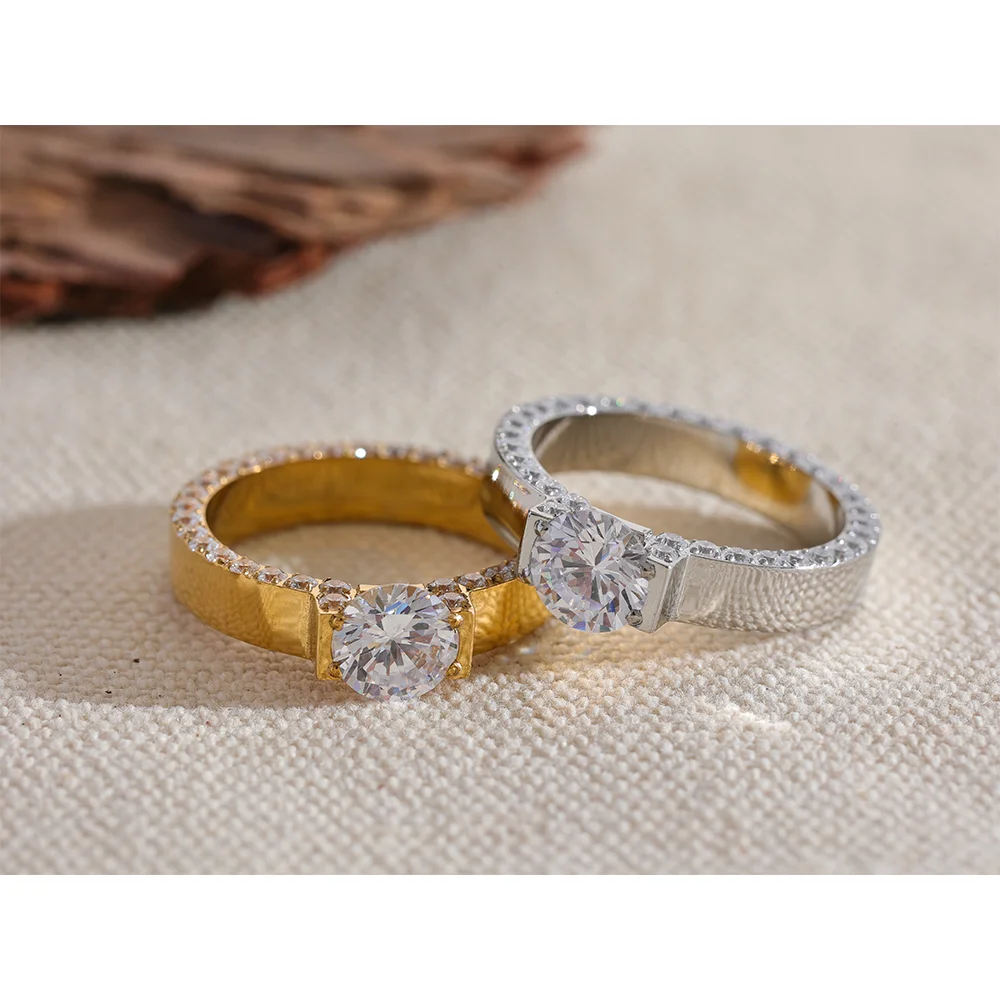 Anello Elegante con Zircone – Acciaio Inossidabile Oro o Acciaio