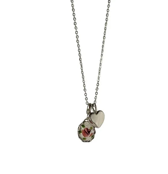 Collana con Ciondolo Fiore Dipinto – Stile Retrò Elegante