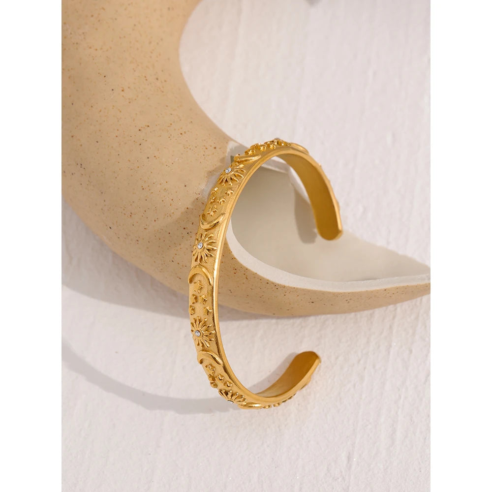 Bracciale rigido dorato con incisioni lunari in acciaio inossidabile