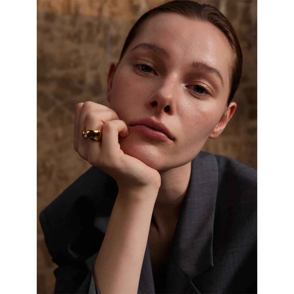 Anello Dorato Bold – Eleganza Decisa