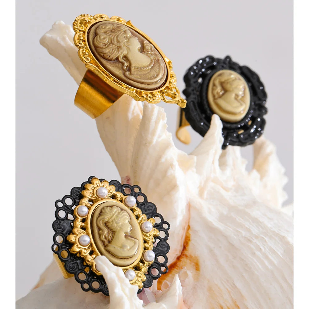 Anello “Noble Frame” – Ritratto Scolpito