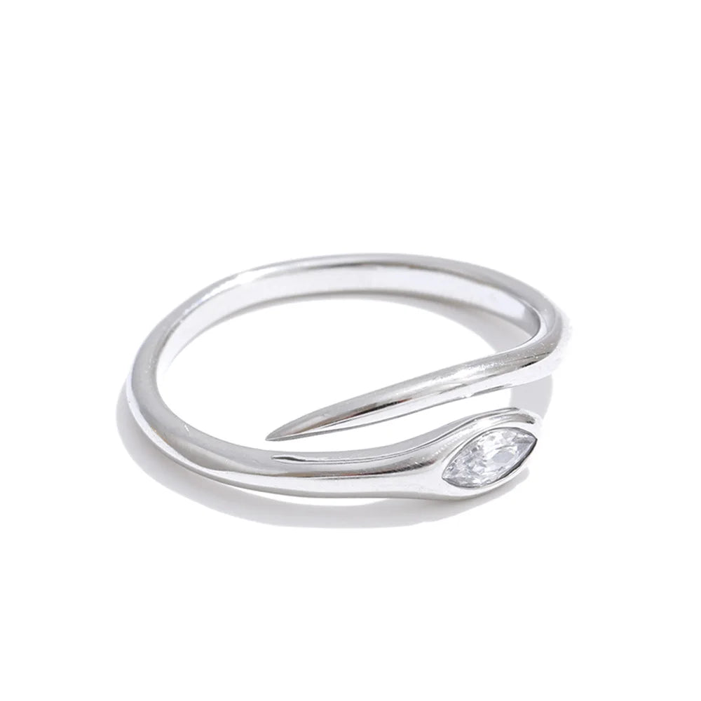 Anello “Serpent Twist” – Linee Avvolgenti