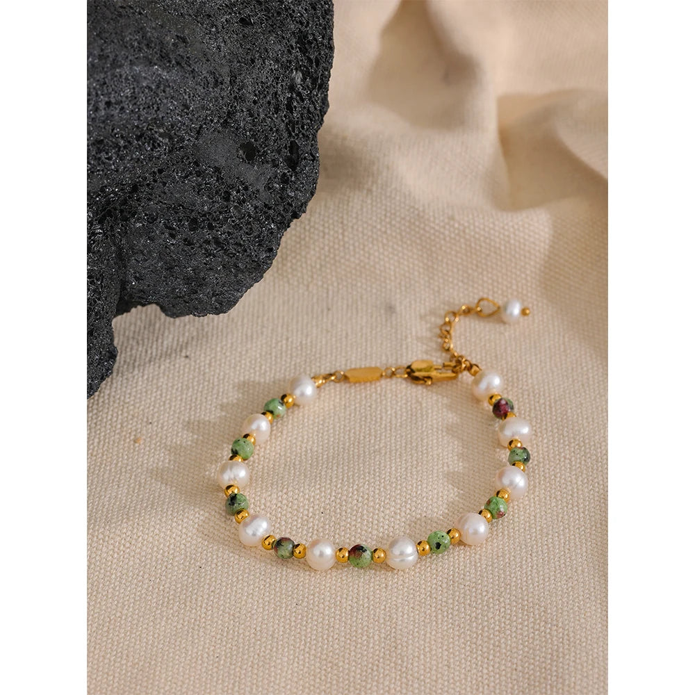 Bracciale con perle d’acqua dolce e pietre naturali