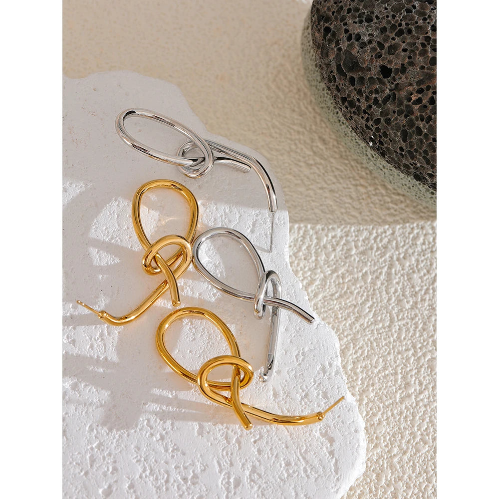 Orecchini Nodo d’Aria – Eleganza Intrecciata