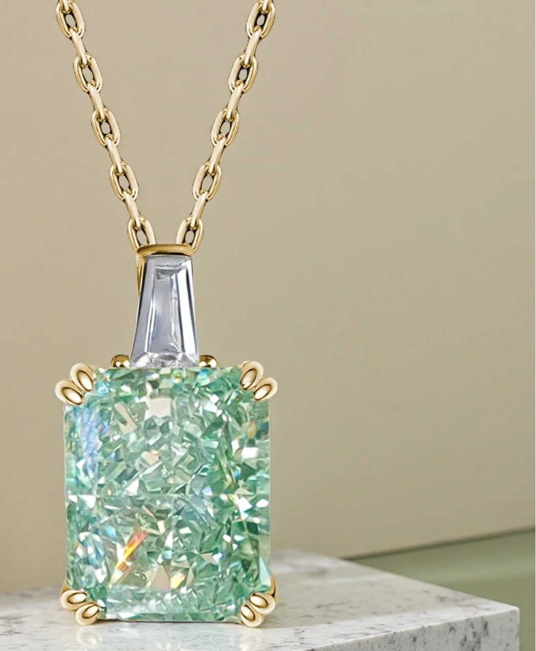 Collana “Blue Radiance” – Taglio Ghiaccio