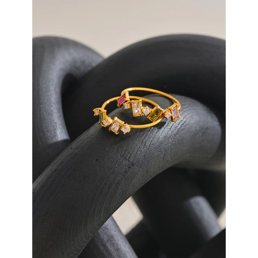 Anello Chic Bling – Eleganza Colorata in Zirconi Cubici