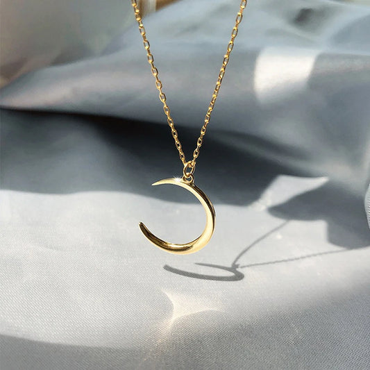 Collana “Luna Semplice” – Eleganza Stellare