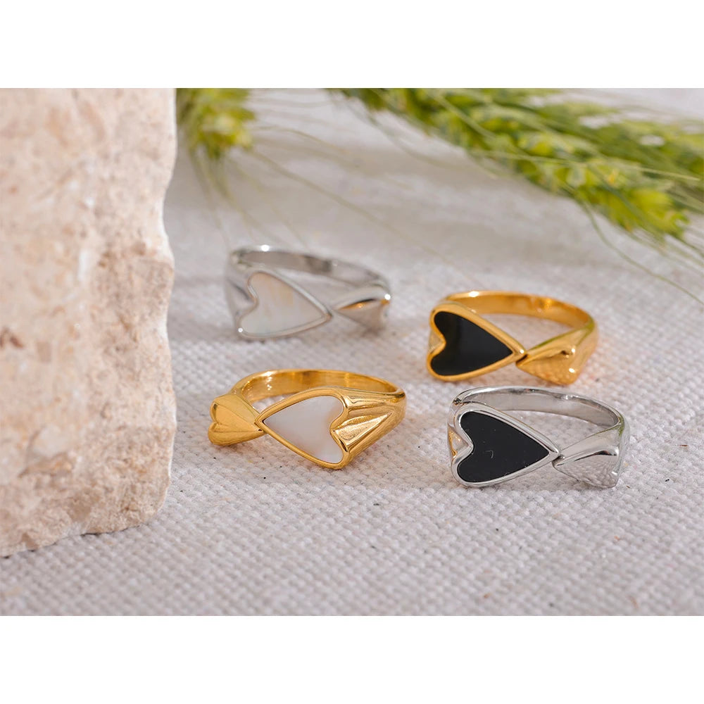 Anello Cuore Dual – Contrasti d’Eleganza