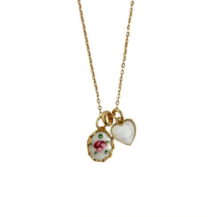 Collana con Ciondolo Fiore Dipinto – Stile Retrò Elegante
