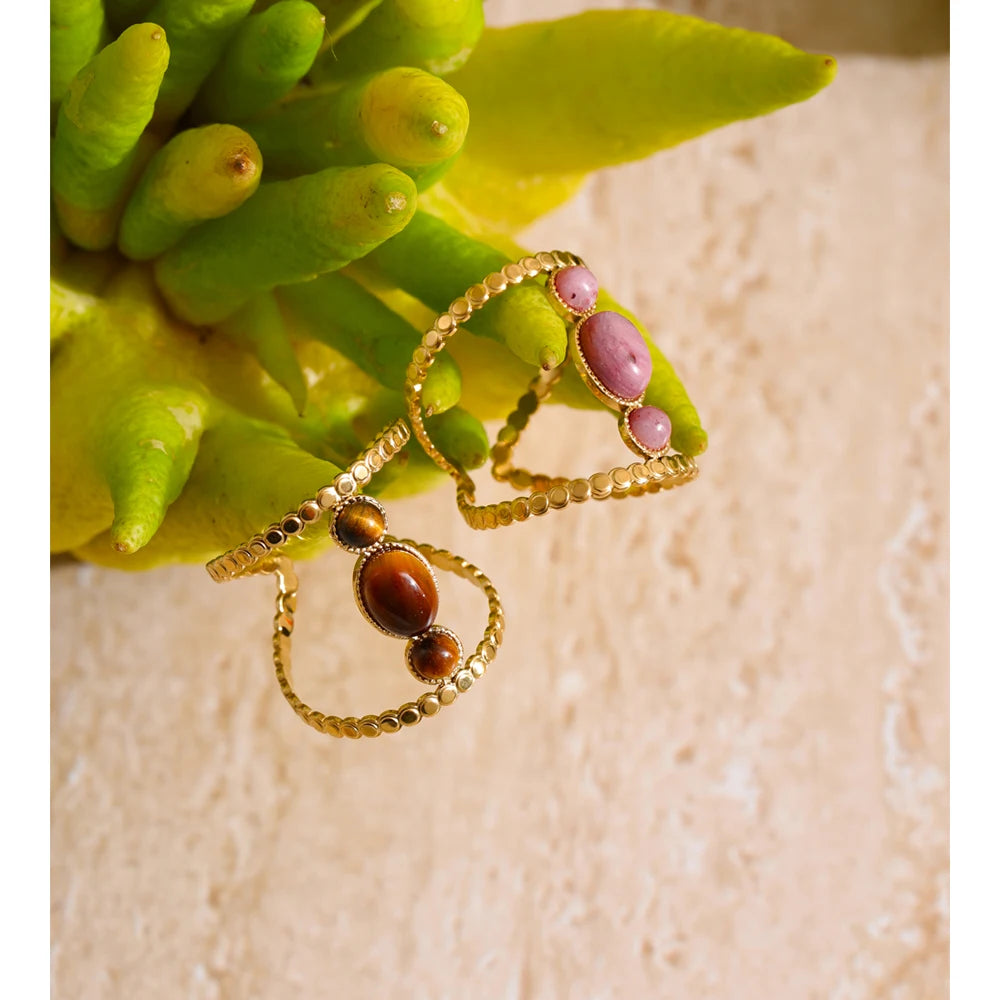 Anello “Stone Balance” – Pietra Naturale & Acciaio Dorato