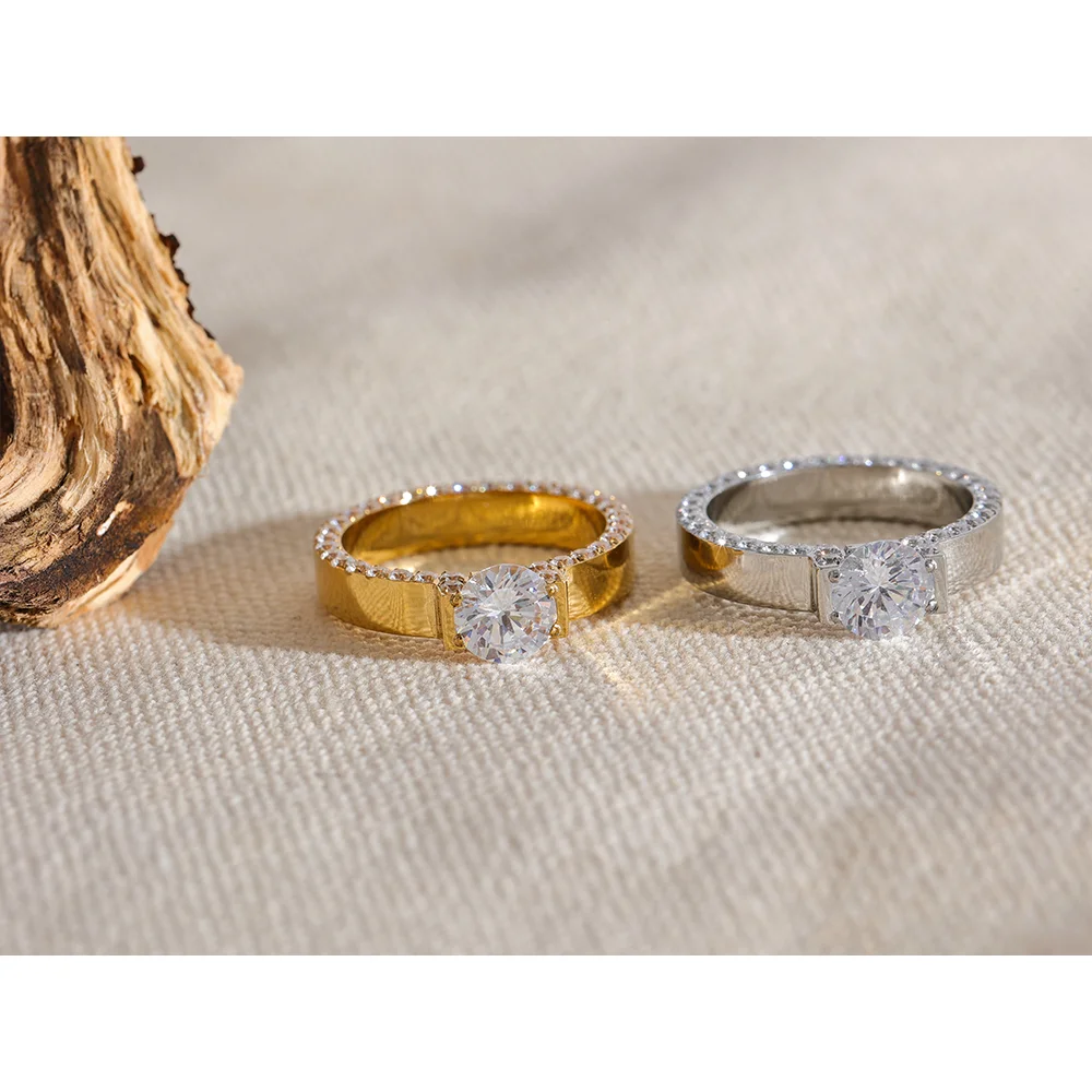 Anello Elegante con Zircone – Acciaio Inossidabile Oro o Acciaio