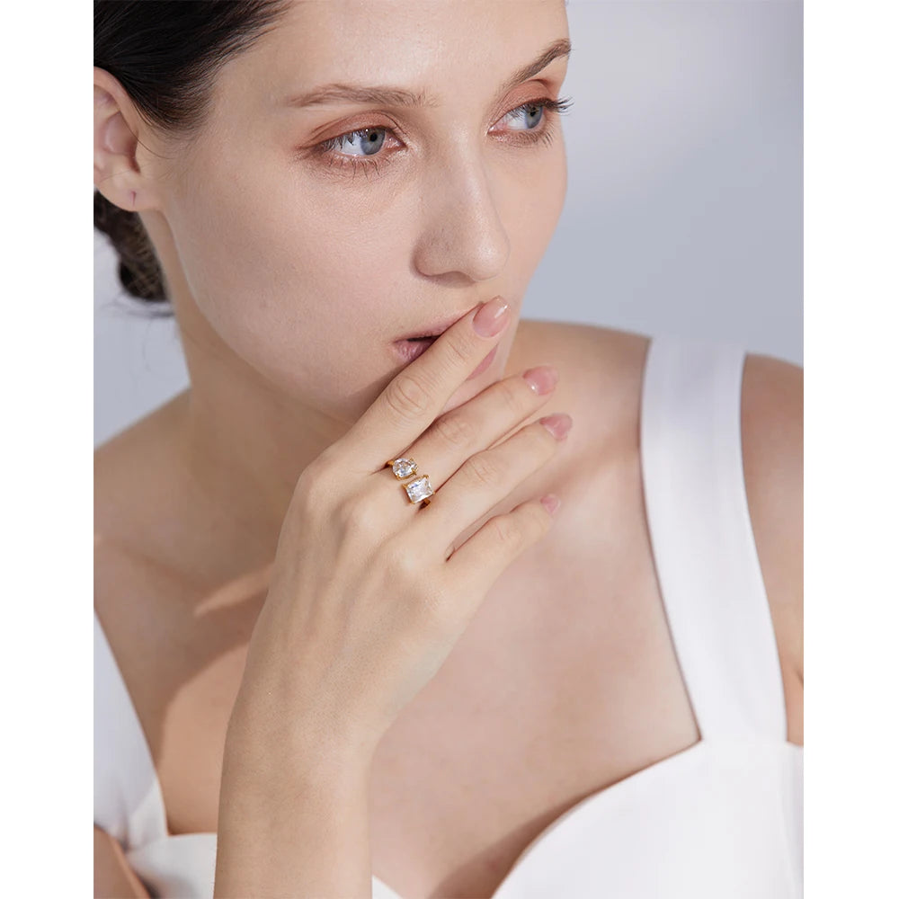 Anello Duo Gemme Colorate – Eleganza Brillante in Acciaio Inossidabile Oro