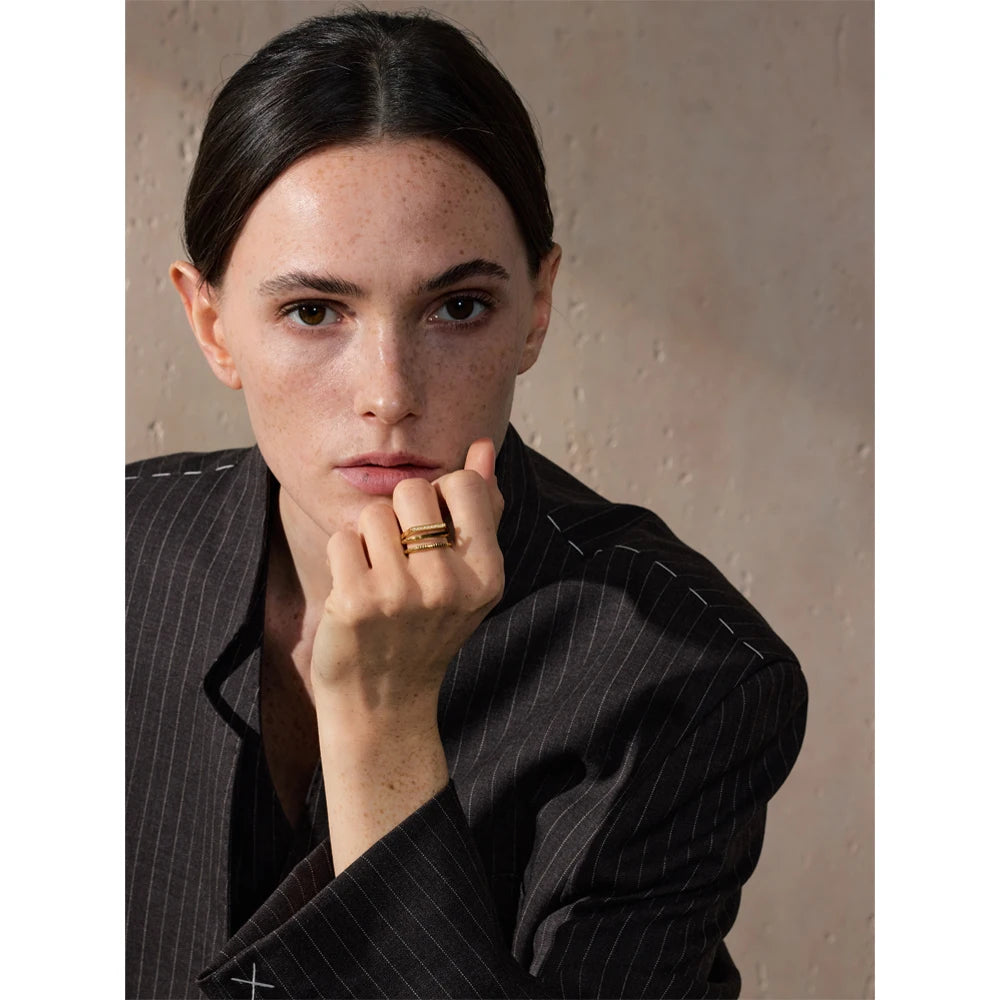 Anello Raggio Dorato – Eleganza senza fine