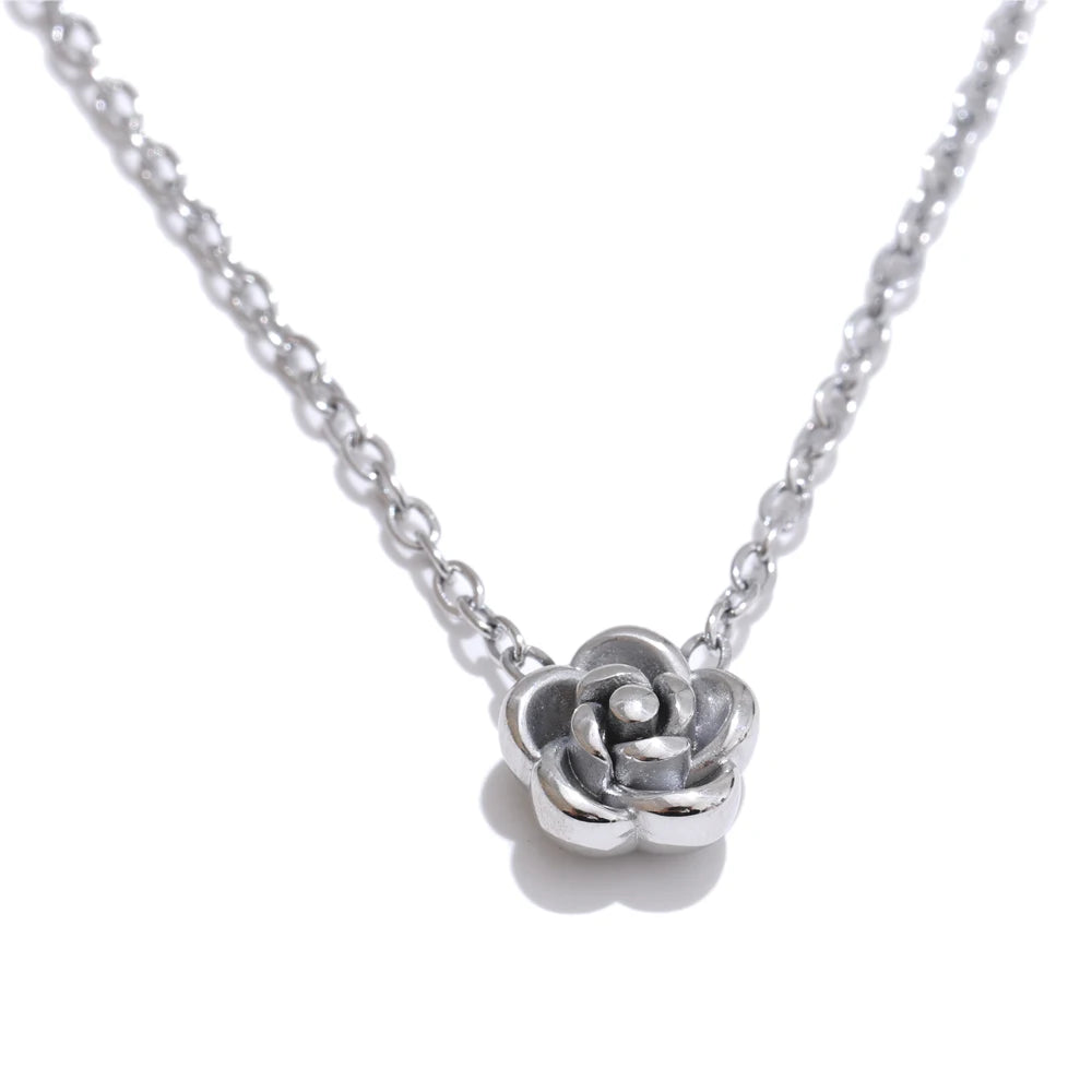 Incanto di Rosa – Collana, Bracciale e Orecchini Coordinati
