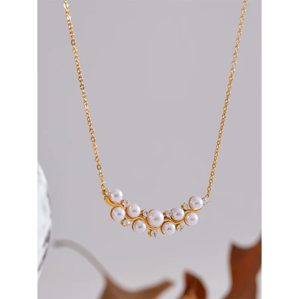 Collana “Perle Incantate” – Delicatezza luminosa e charme senza tempo