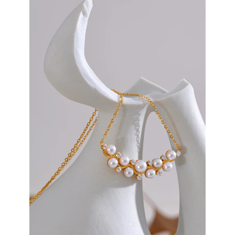 Collana “Perle Incantate” – Delicatezza luminosa e charme senza tempo