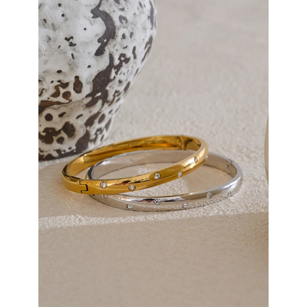 Bracciale Rigido in Acciaio con Zirconi – Oro o Platino