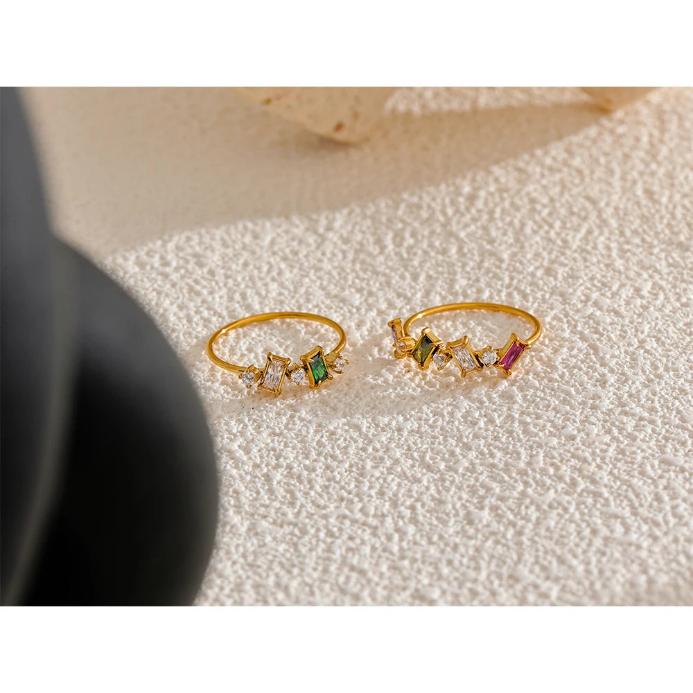 Anello Chic Bling – Eleganza Colorata in Zirconi Cubici