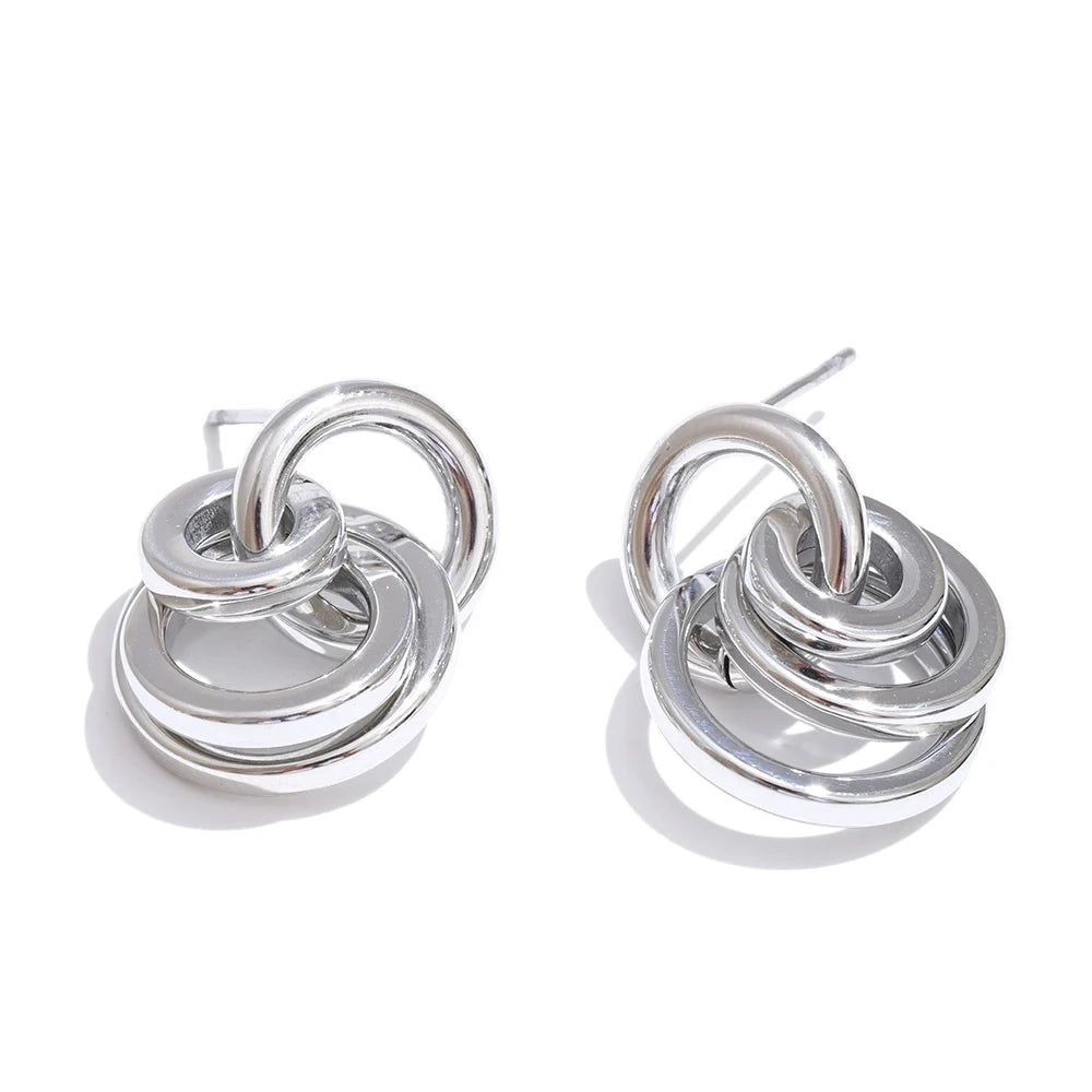 Orecchini pendenti a cerchi intrecciati in acciaio