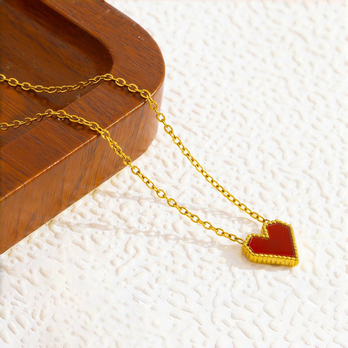 Set minimalista collana e orecchini a cuore rosso