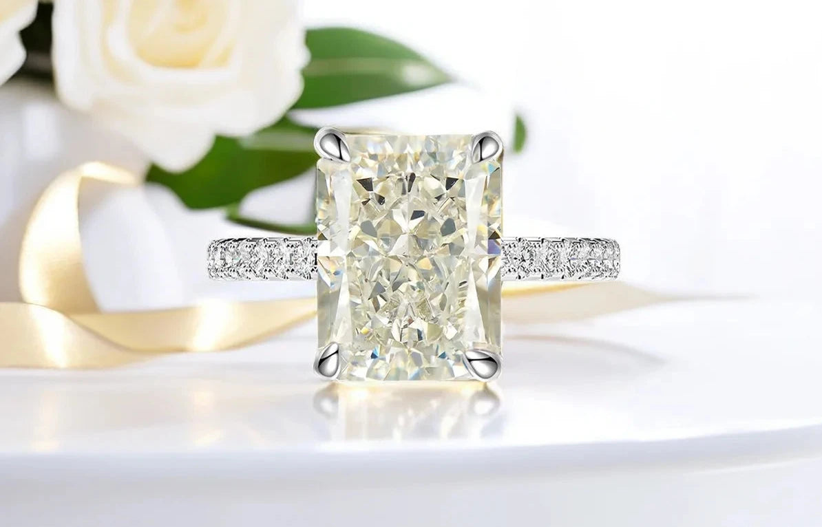 Anello “Crystal Shine” in Argento S925 – Taglio Ghiaccio Premium