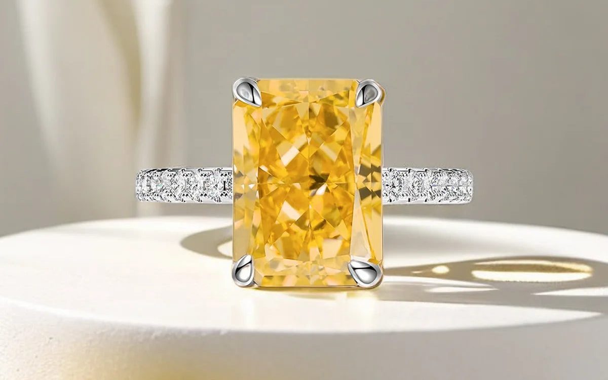 Anello “Crystal Shine” in Argento S925 – Taglio Ghiaccio Premium