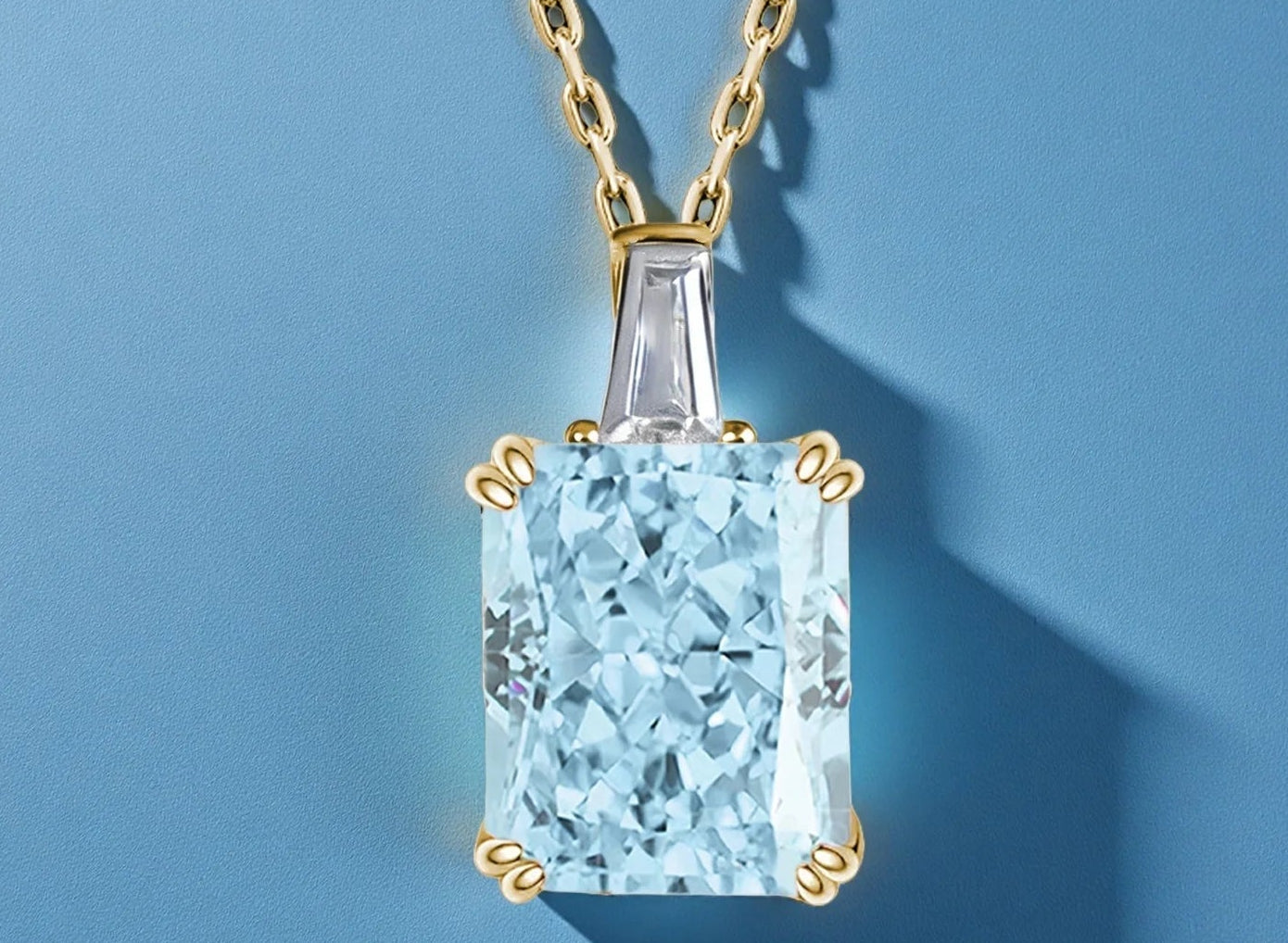 Collana “Blue Radiance” – Taglio Ghiaccio