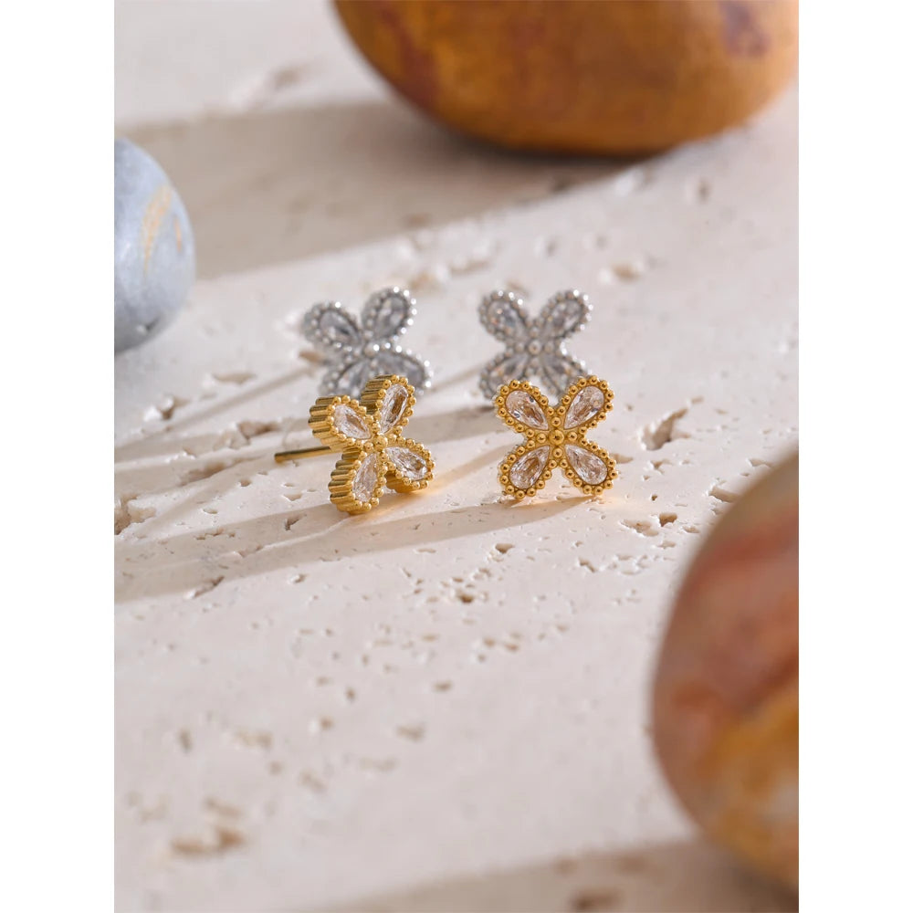 Orecchini Fiore di Luce – Eleganza Delicata