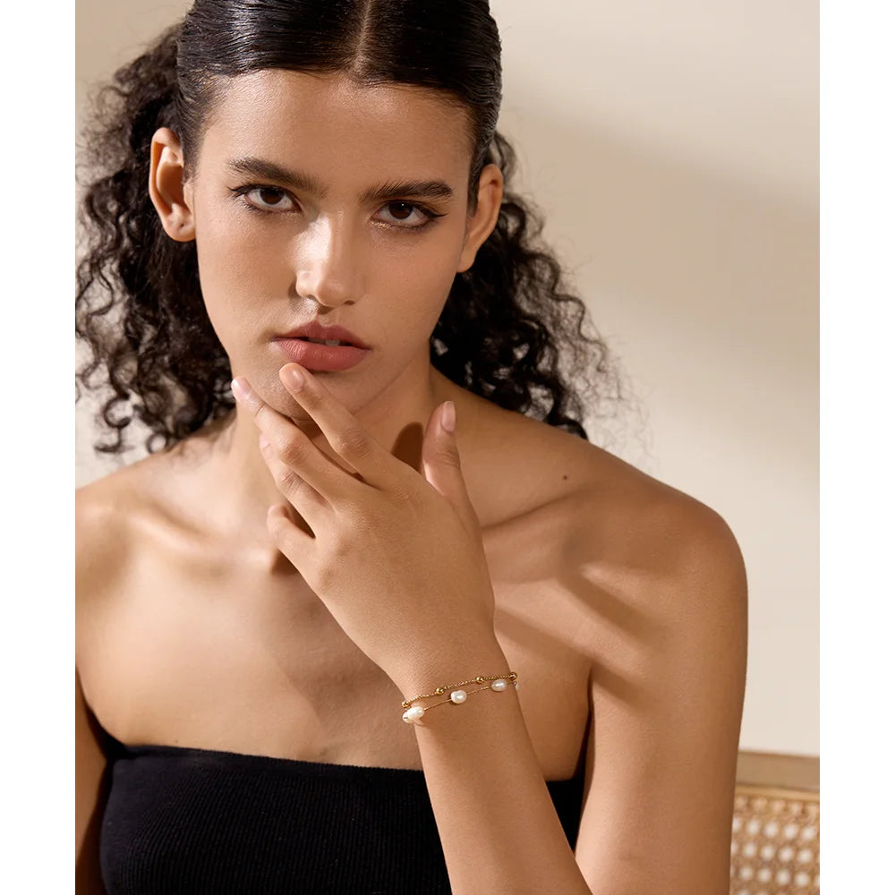 Bracciale doppio strato con perle naturali e ciondoli – Acciaio inox impermeabile
