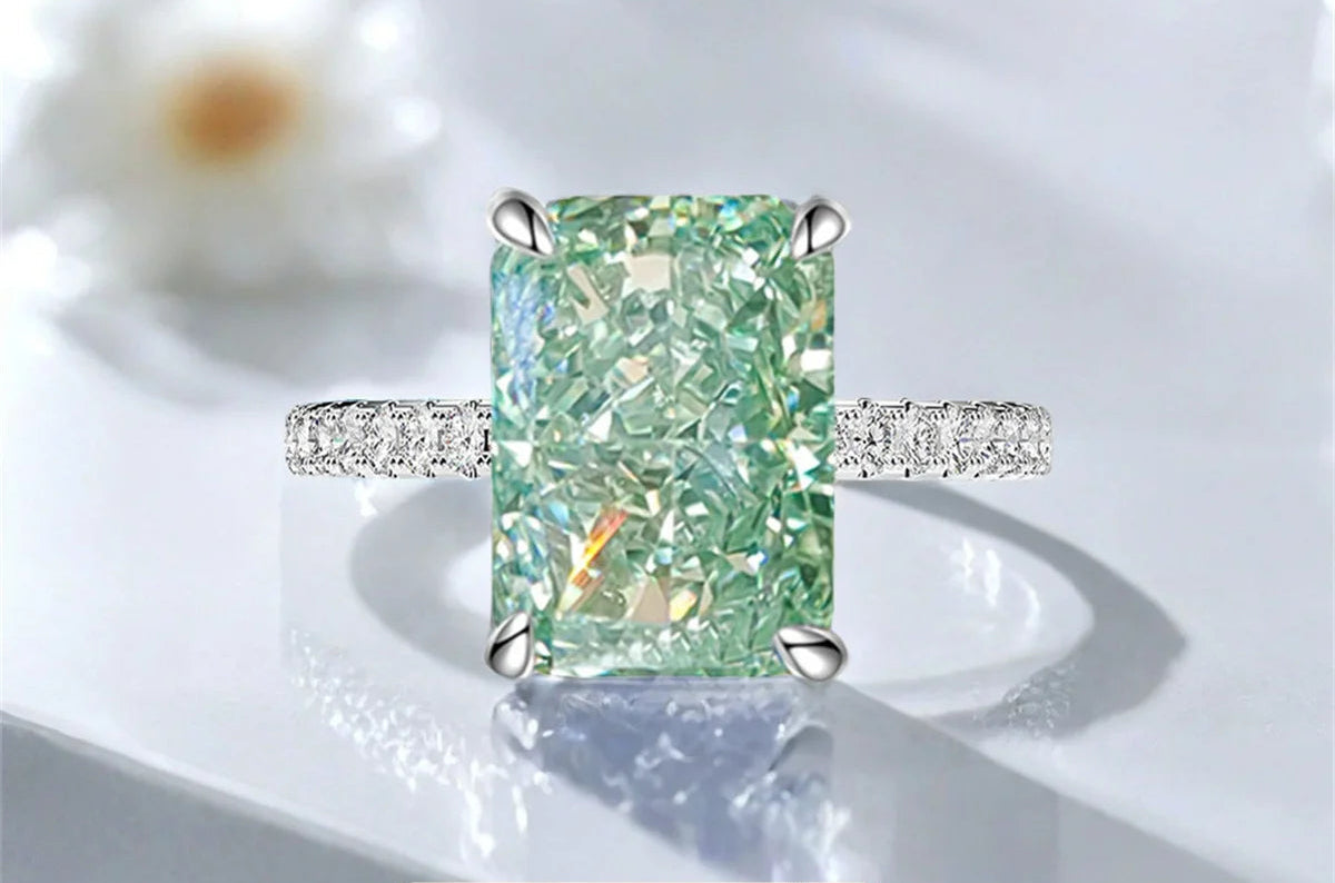 Anello “Crystal Shine” in Argento S925 – Taglio Ghiaccio Premium