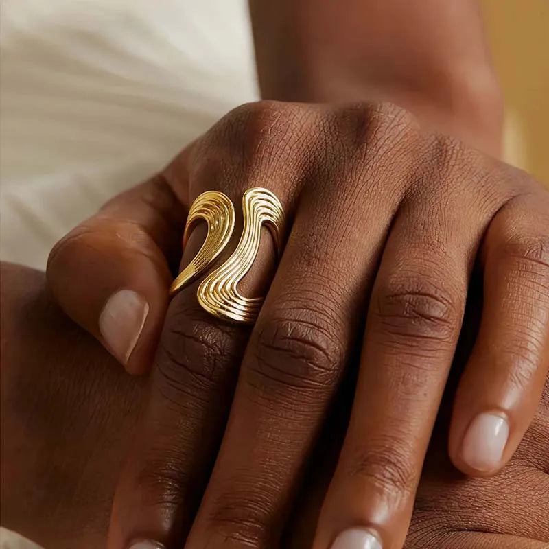 Anello Minimal Chic – Eleganza Creativa