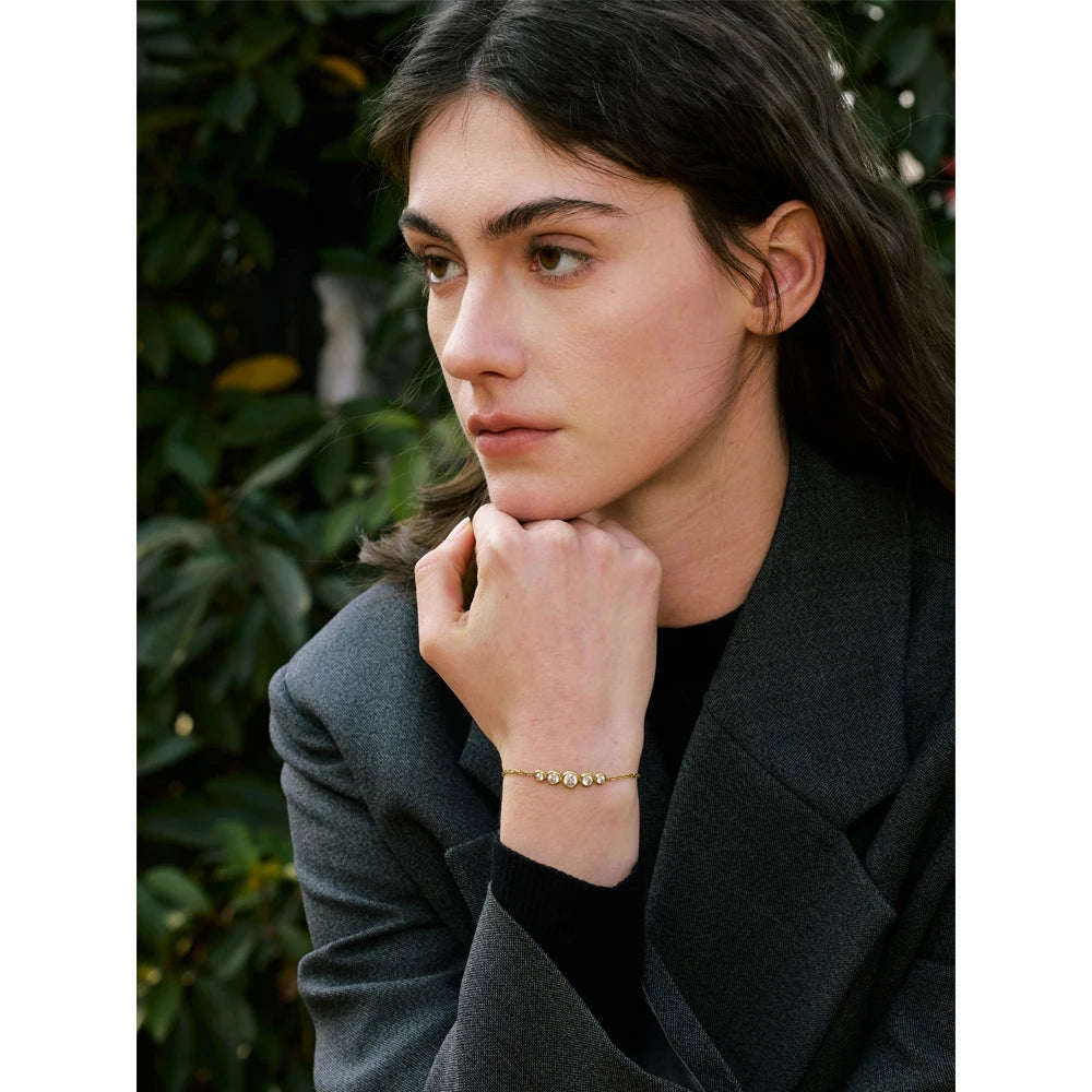 Bracciale “Luna Line” – Eleganza Brillante al Polso