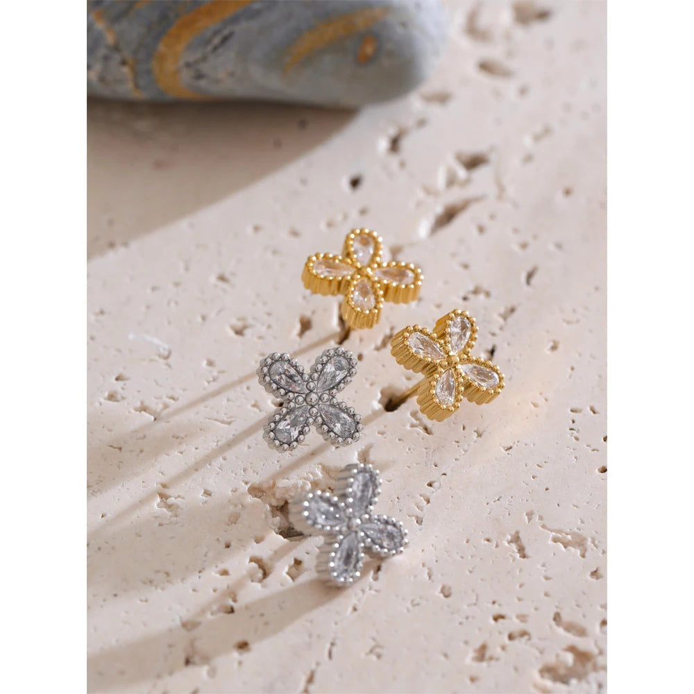 Orecchini Fiore di Luce – Eleganza Delicata