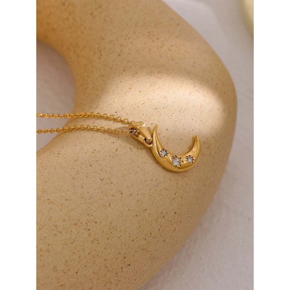 Collana Luna con Zirconi – Eleganza Celeste Impermeabile