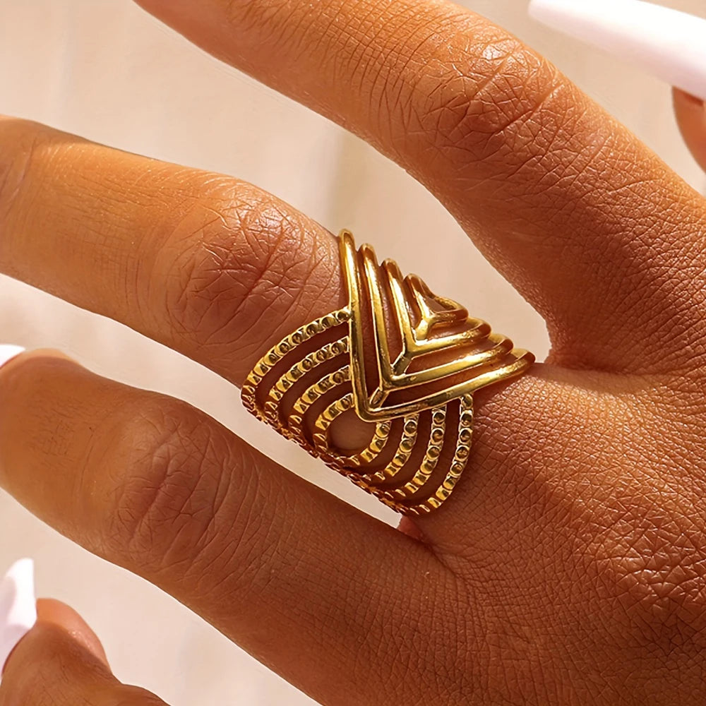 Anello Geometrie Irregolari – Eleganza Contemporanea