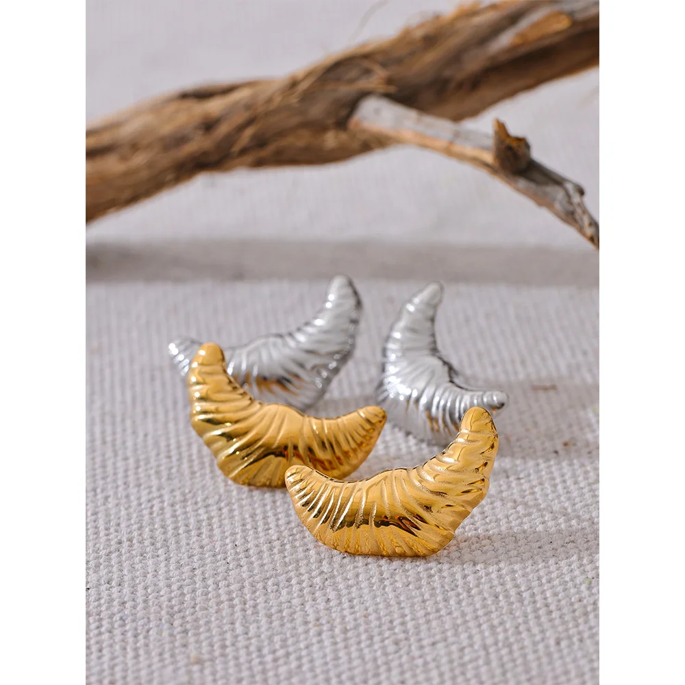 Orecchini Luna Croissant – Eleganza Dorata e Argento Lucente