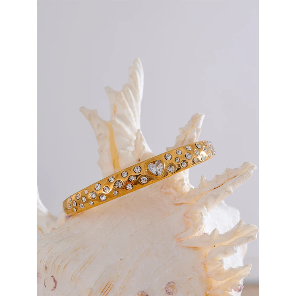 Bracciale Cuore di Luce – Eleganza Dorata