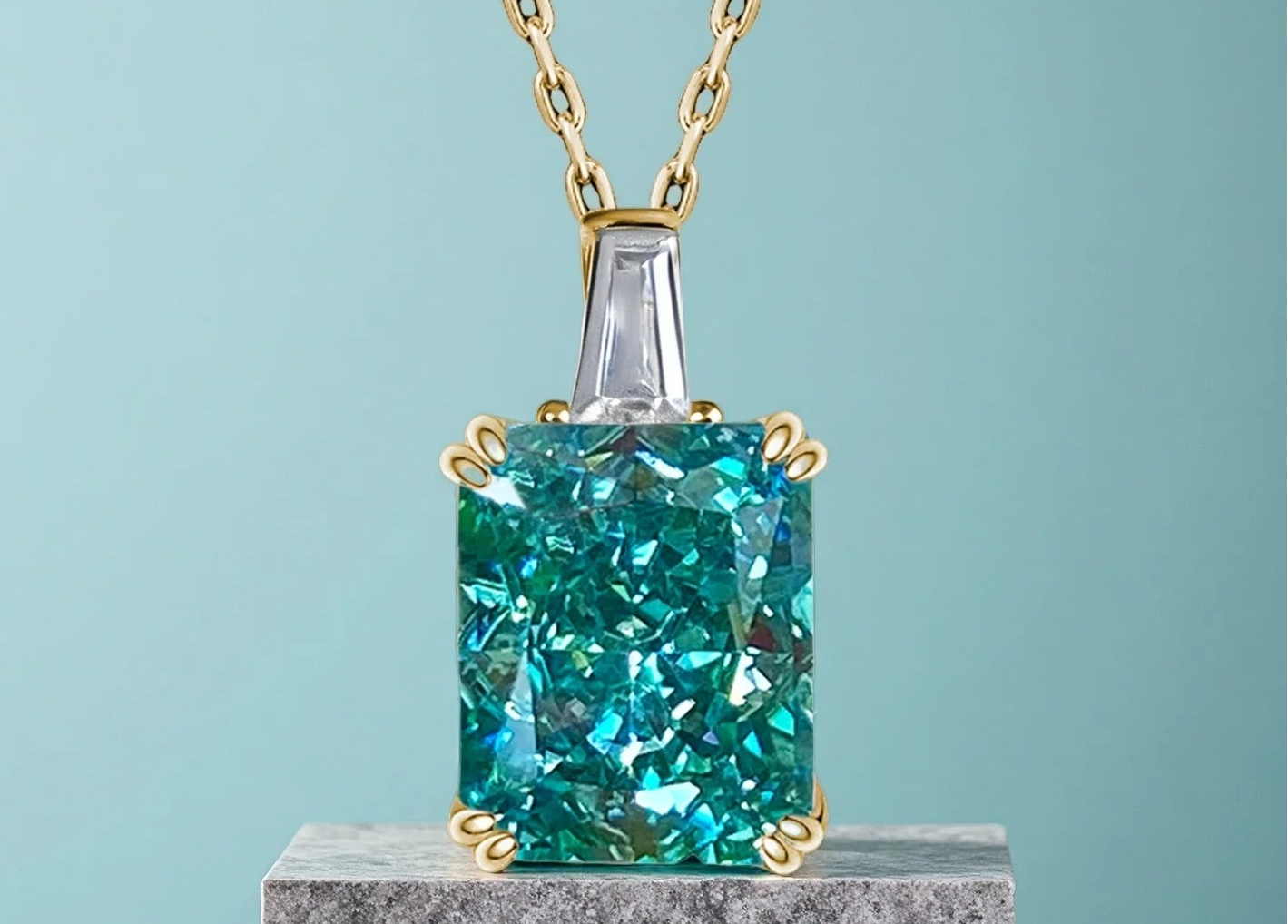 Collana “Blue Radiance” – Taglio Ghiaccio