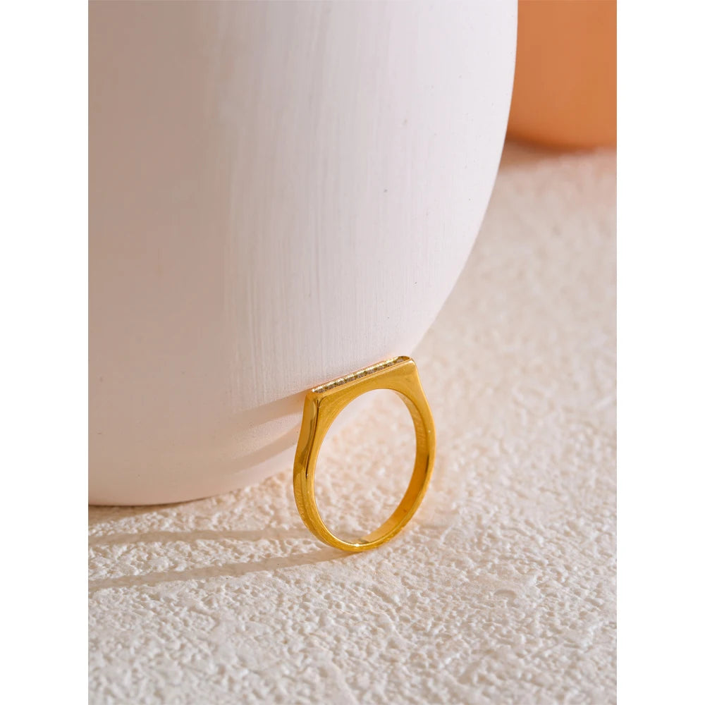 Anello Raggio Dorato – Eleganza senza fine