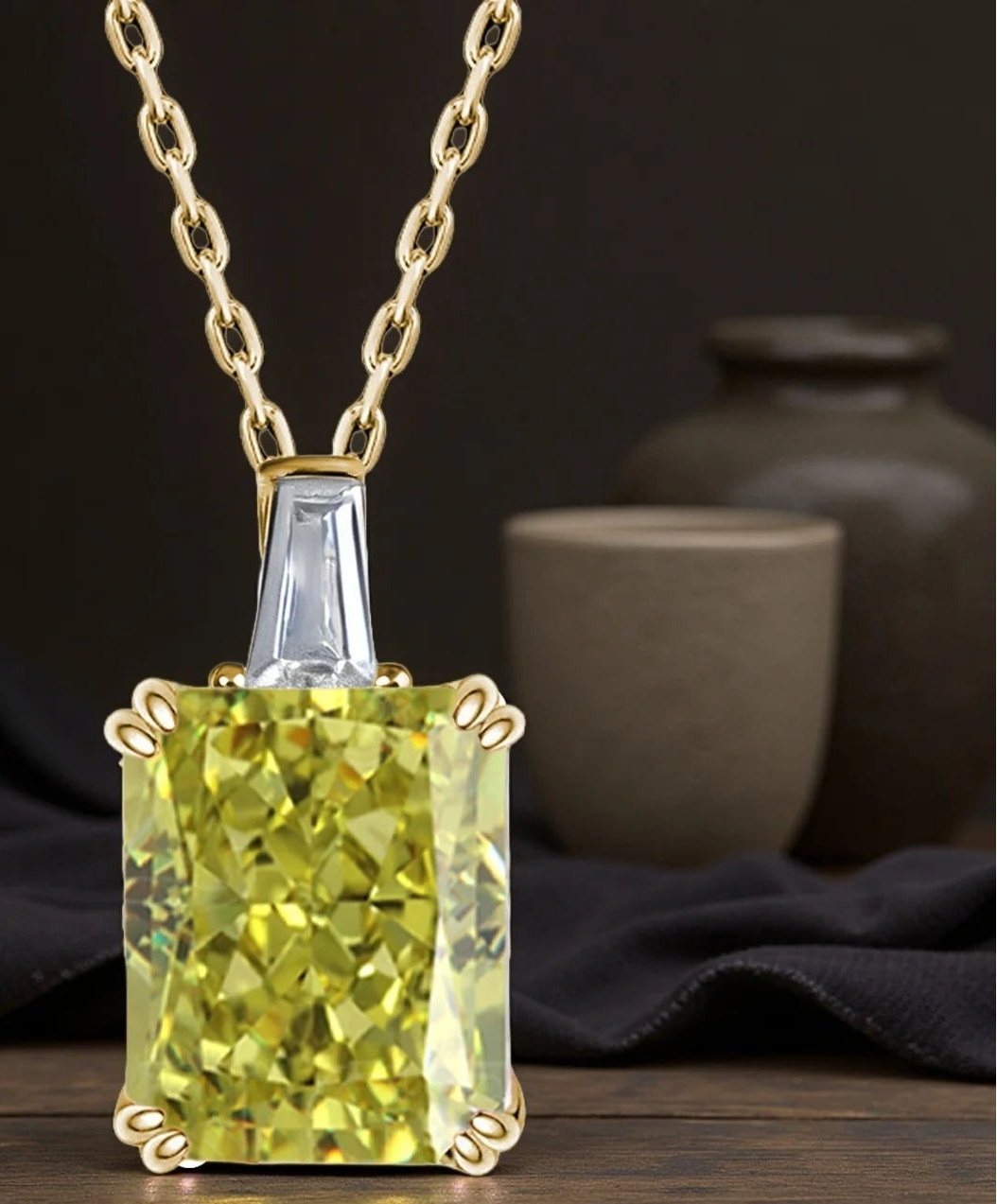 Collana “Blue Radiance” – Taglio Ghiaccio