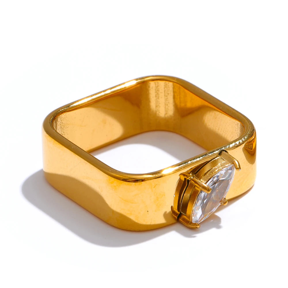 Set Anelli Dorati Brillanti – Design Geometrico con Zirconi Luminosi