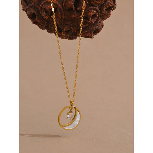 Collana con Luna e Zircone – Acciaio Inossidabile Oro con Conchiglia Naturale
