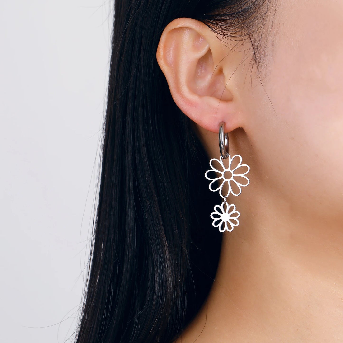 Orecchini a cerchio con fiore a nove petali – Stile bohémien