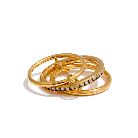 Set Anelli Dorati Uniti con Zirconi – Eleganza a Tre Strati